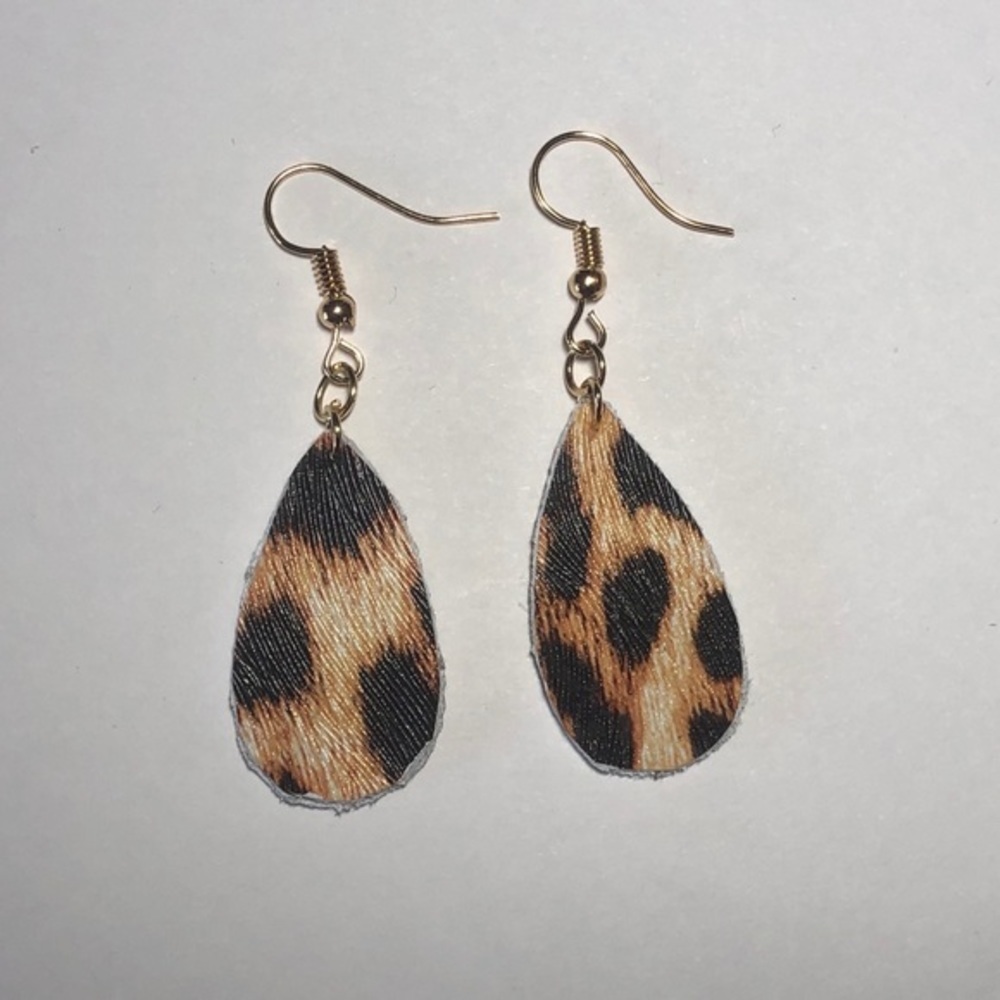 Cheetah Print Earrings - Picture 2 of 4